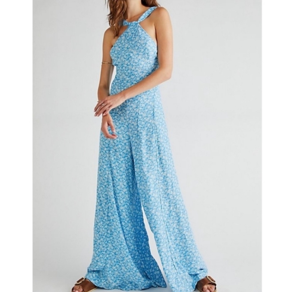 NWOT FREE PEOPLE arlo jumpsuit in ice blue and white floral
